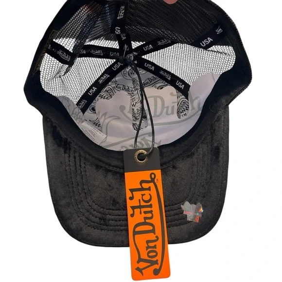 Von Dutch Black and White Logo Trucker Hats - Picture 3 of 7